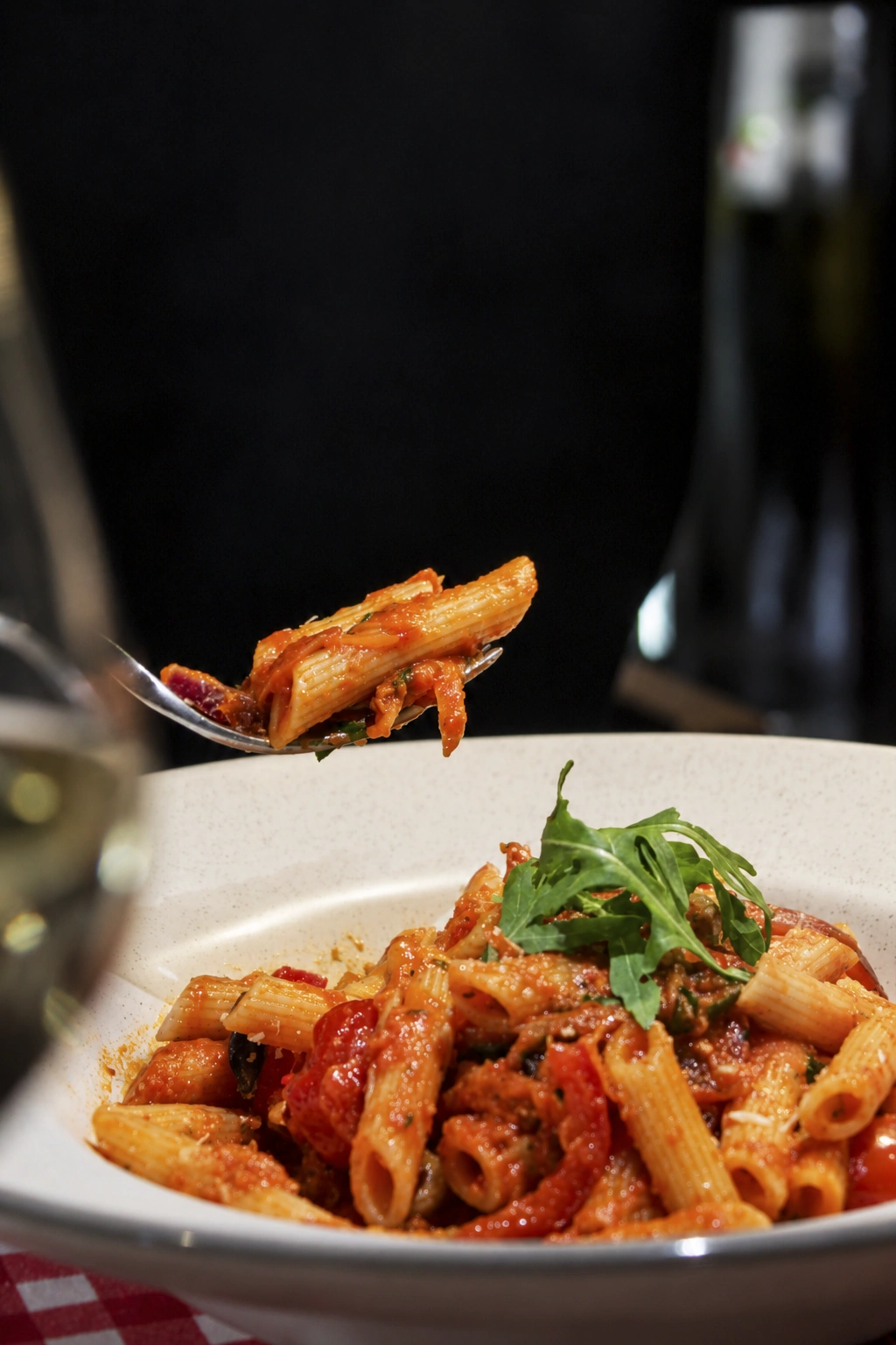 Pasta Arrabiata në Taverna Toro